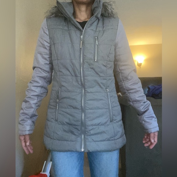 Kensie Puffer Coat; Size XS but runs a little big. - Picture 7 of 7